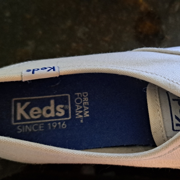 Keds Classic White Lace-Up Sneakers Size 5 - Picture 5 of 9
